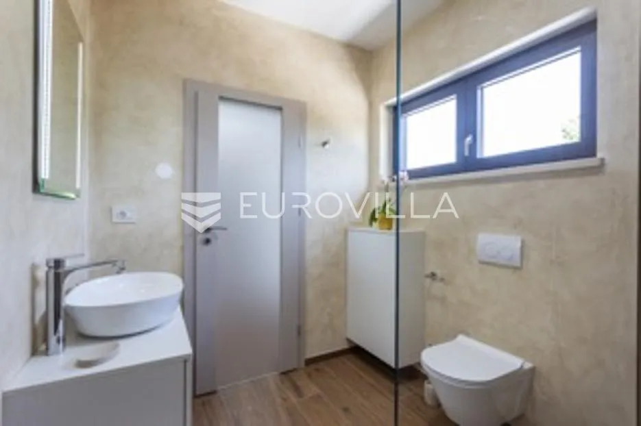 istra, smoljanci, kvalitetna i moderna samostojeća kuća, 208 m², grijani bazen 40 m² - slika 48