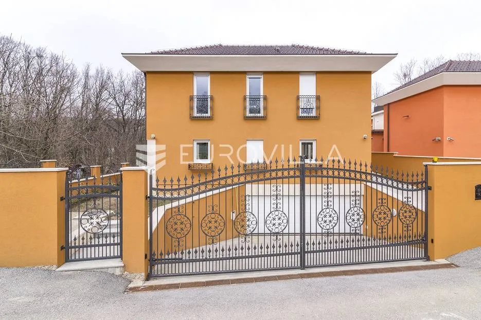 maksimir luksuzna obiteljska vila 600 m² - slika 35