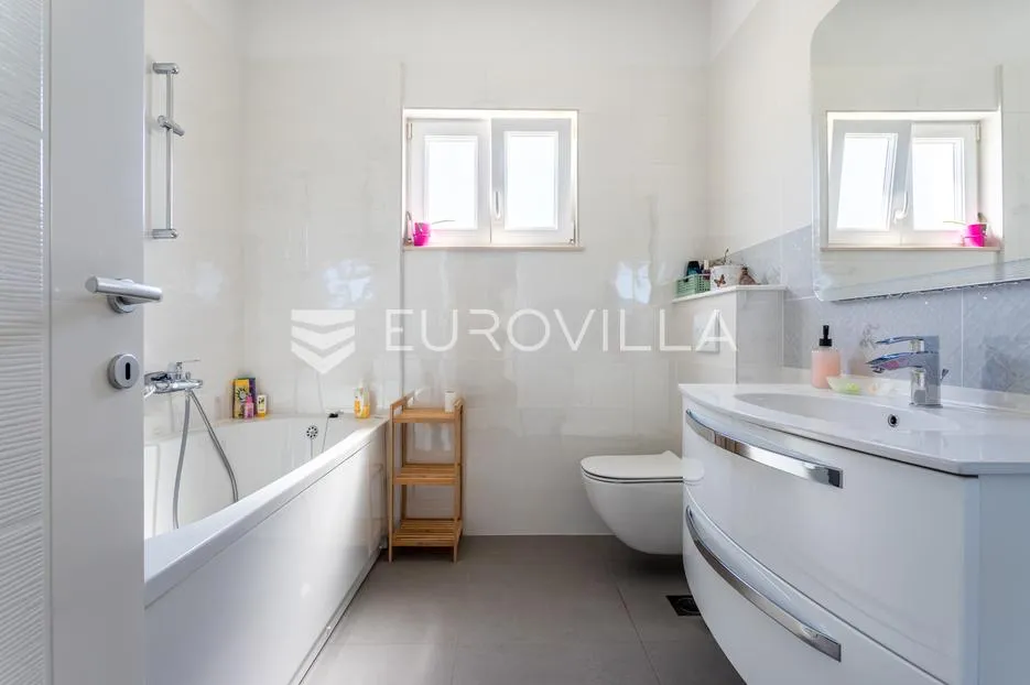 kaštel novi, rudine, trosoban stan površine 112 m² s pogledom na more - slika 14