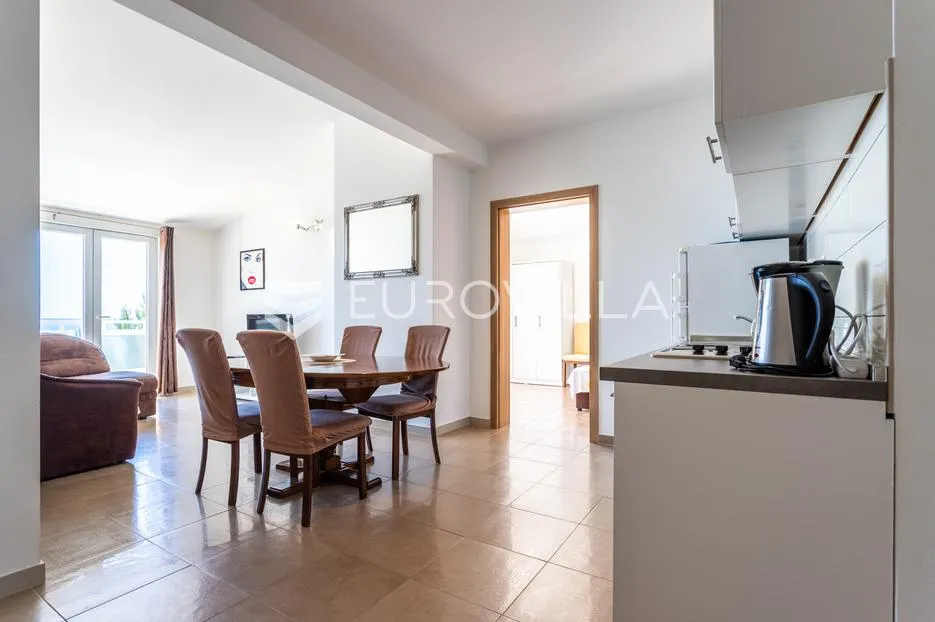 podstrana, mutogras, apartmanska kuća na prekrasnoj lokaciji - slika 13