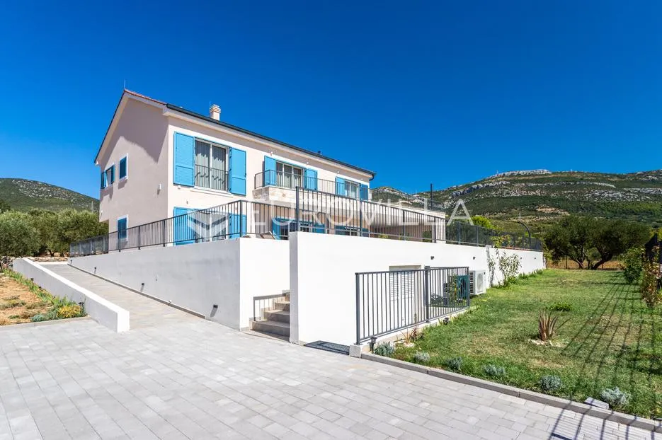 kaštela, novoizgrađena vila na mirnoj lokaciji - slika 2