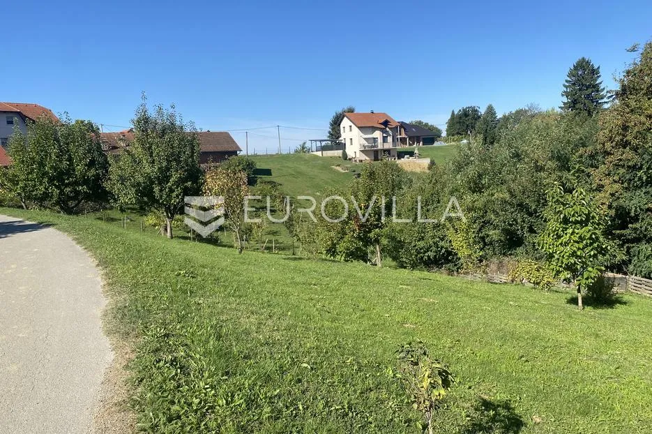 beretinec, zemljište okruženo zelenilom površine 1245 m² - slika 7