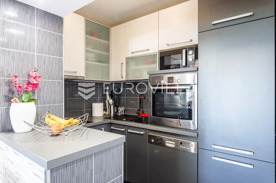 split, lovret, dvosoban stan s pogledom na more - slika 6