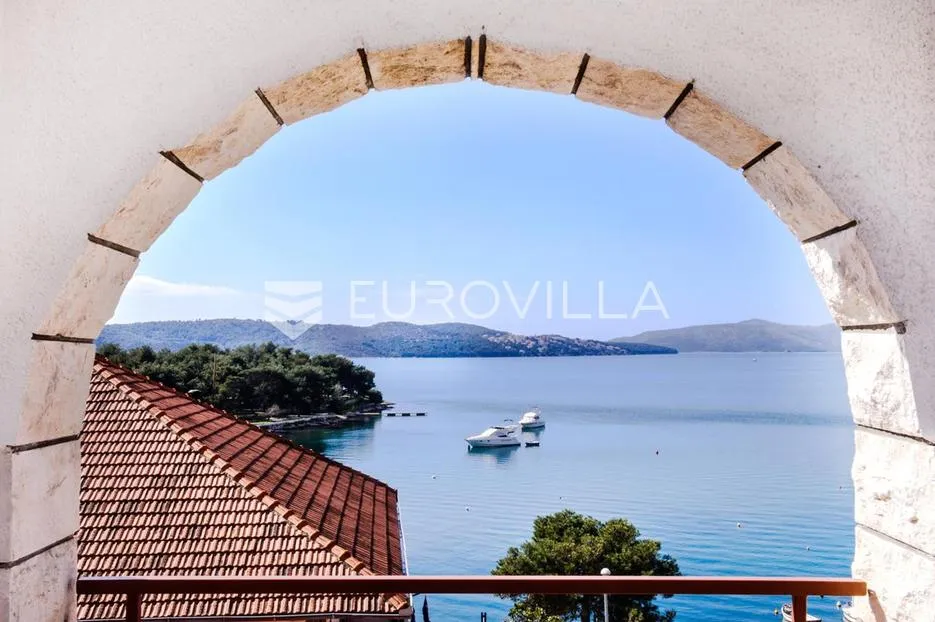 trogir, čiovo, kuća u drugom redu od mora - slika 11