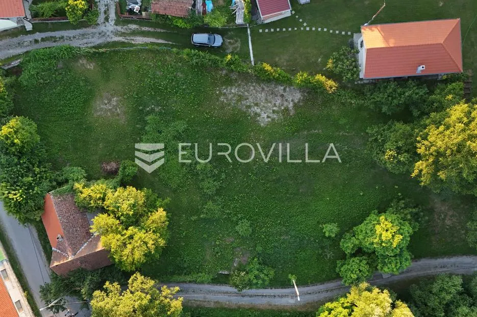 Orahovica, Duzluk, prodaja građevinskog zemljišta, u blizini jezera, površine 1780 m² - Duzluk, Orahovica