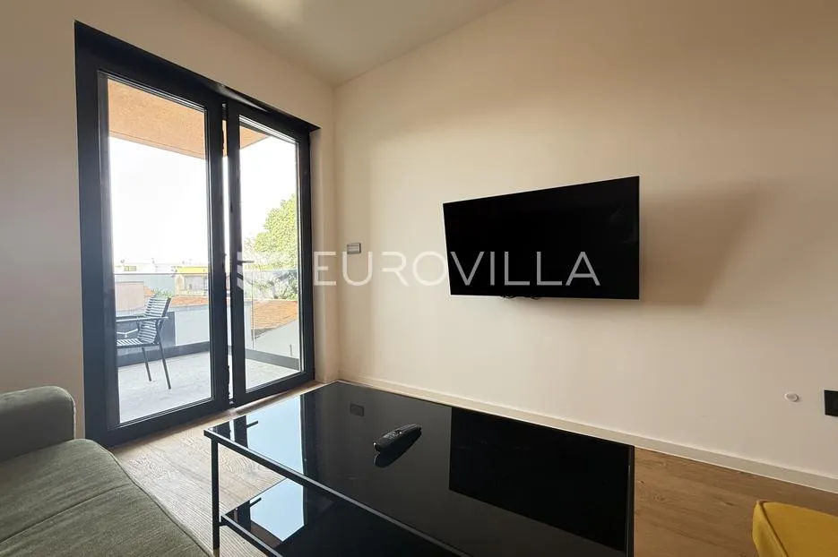 pula, centar, moderni i vrhunski dvosobni stan, 2. kat, 66.31 m², naktriven parking, lift, smart home - slika 3