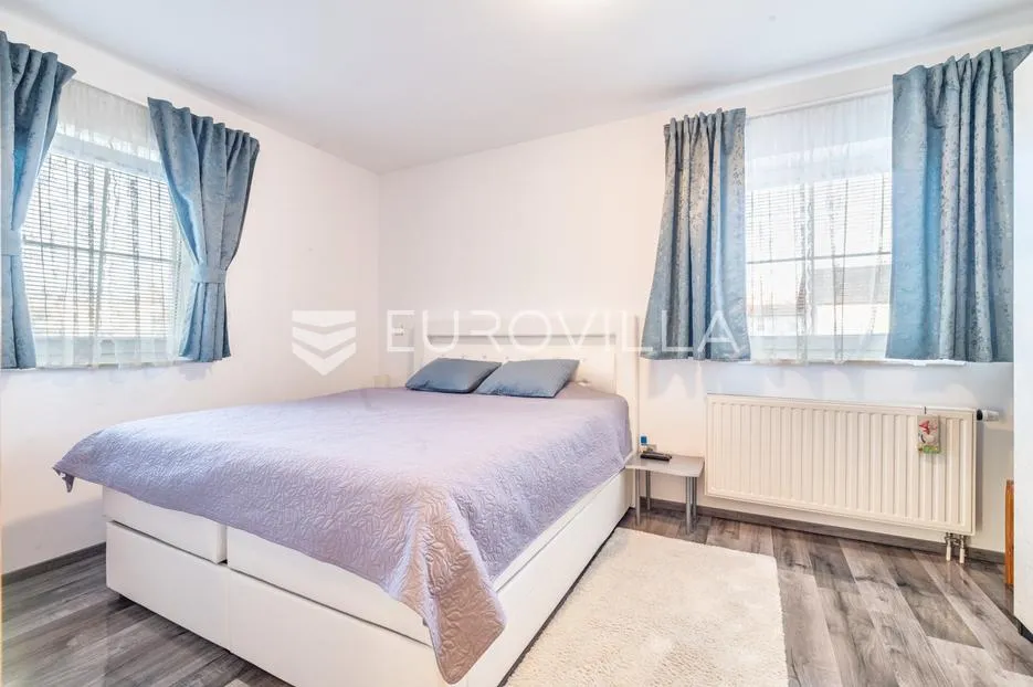 dugo selo, prekrasna samostojeća kuća 243 m² - slika 8