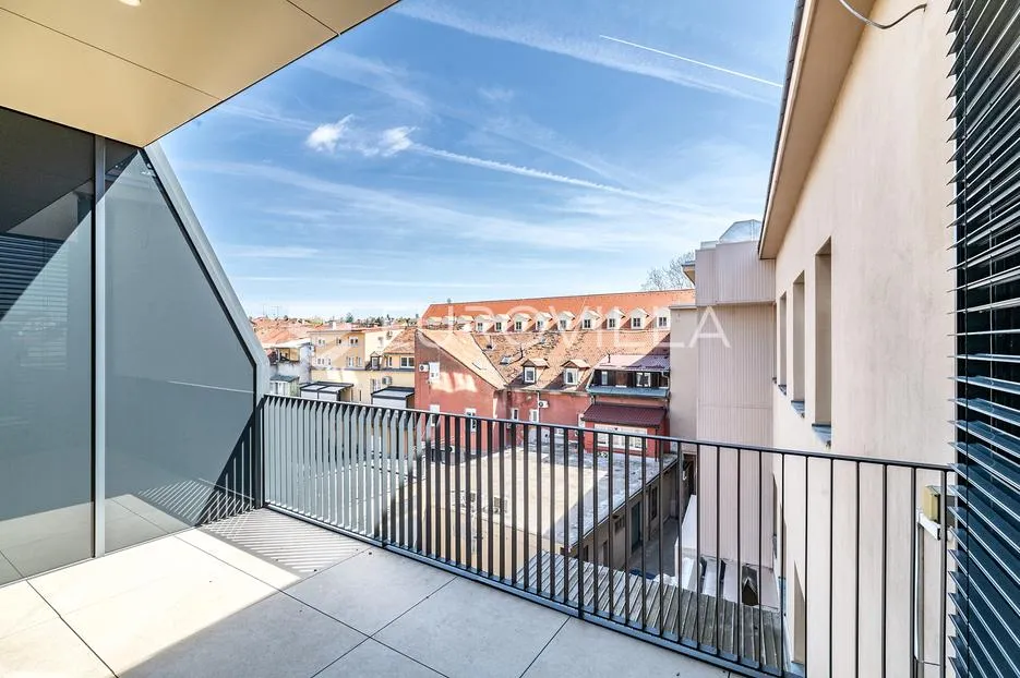 luksuzan trosoban dvoetažan penthouse u kaptol centru - slika 13