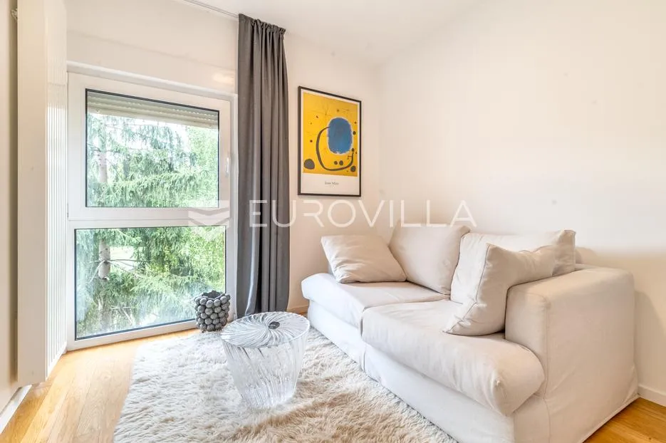 ravnice prekrasan namješten četverosoban stan 120 m² - slika 7