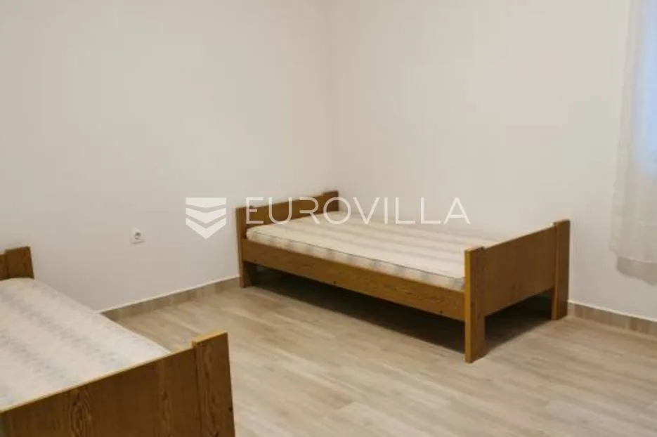 istra, pula, samostojeća kuća sa dva stana i velikom okućnicom - slika 10