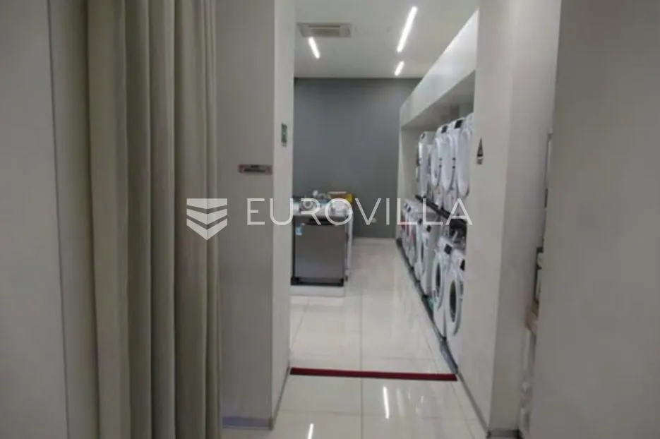 pula, centar, ulični lokal/poslovni prostor na atraktivnoj lokaciji 177,10 m², odlična investicija - slika 8