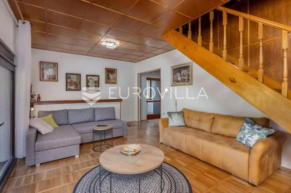 gorski kotar, brod na kupi, kompletno uređena kuća 250 m², jacuzzi, garaža - slika 2