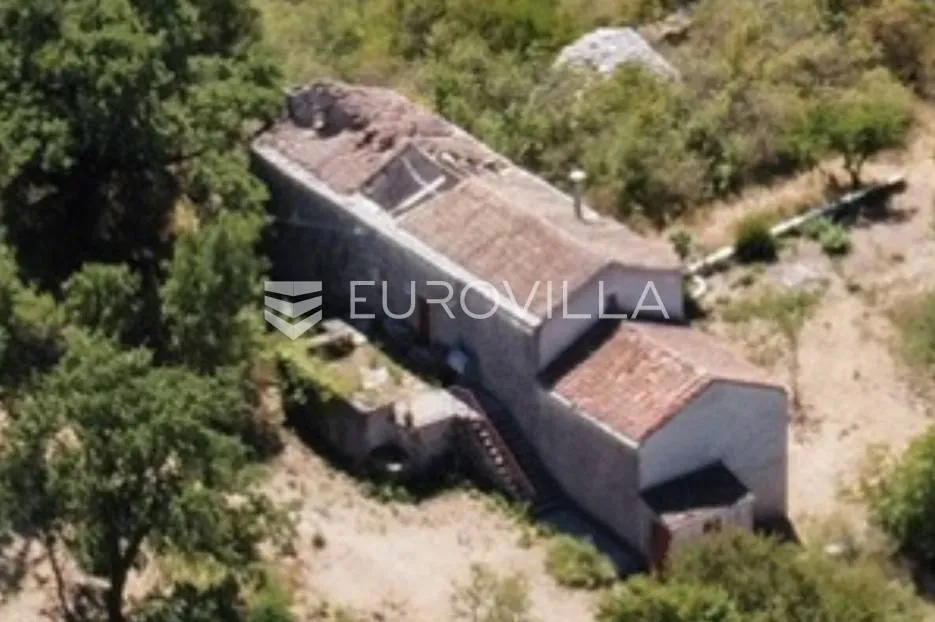 vodnjan, velika stancija na osami od 6390 m2 - slika 10