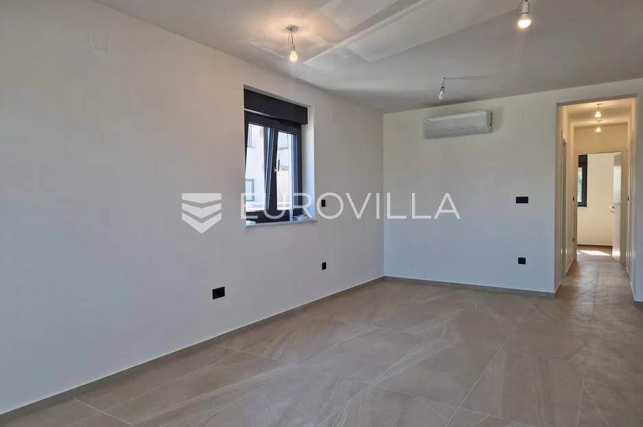 vir, novogradnja, trosobni apartman s vrtom - slika 18