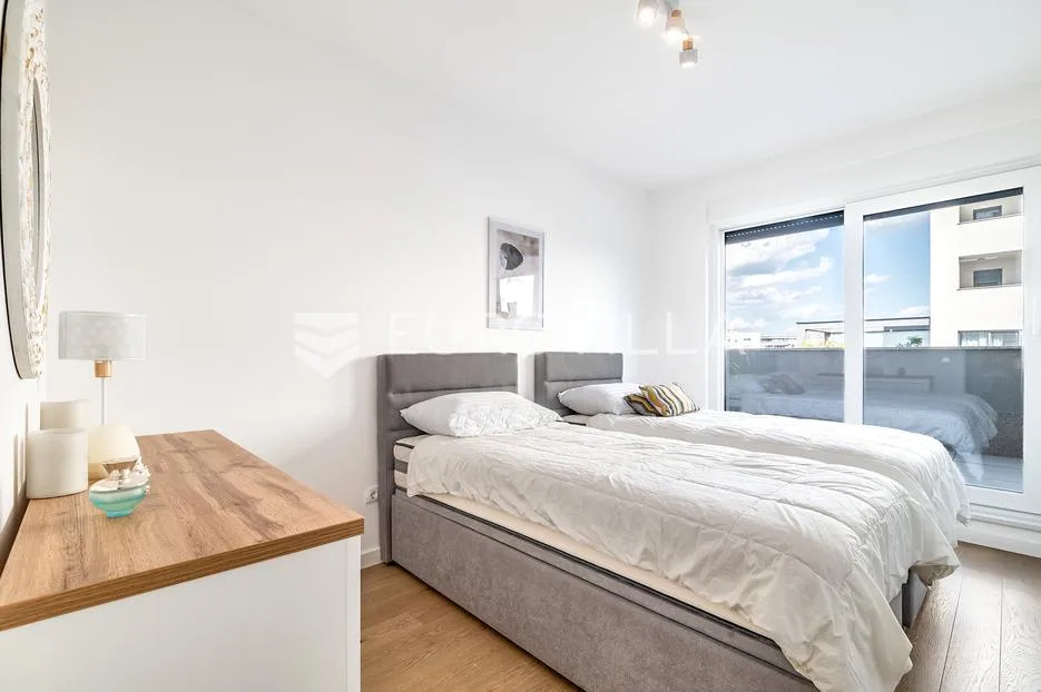zagreb, vrbani prekrasan trosoban stan 55,58 m² i terase 90 m² - slika 5