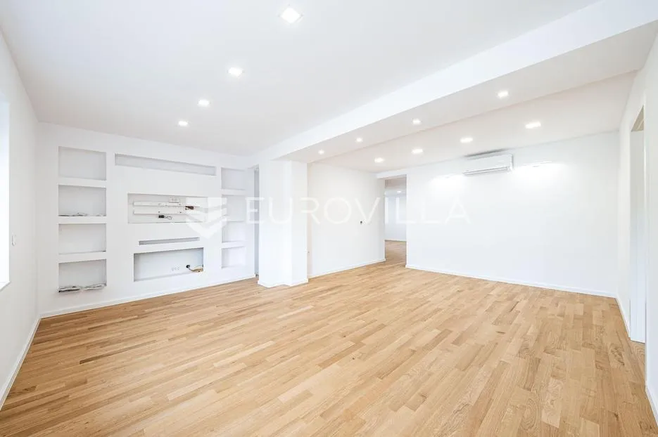 Zaprešić, Centar, četverosoban stan 160 m² s 4 parkirna mjesta, NOVOGRADNJA