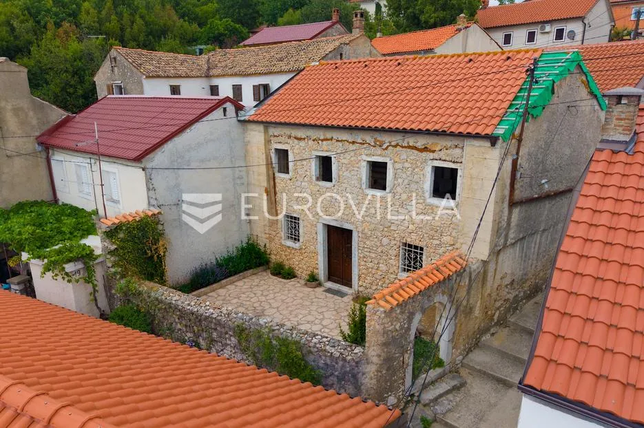 Kostrena, kamena primorska kamena kuća s započetom adaptacijom - Urinj, Kostrena