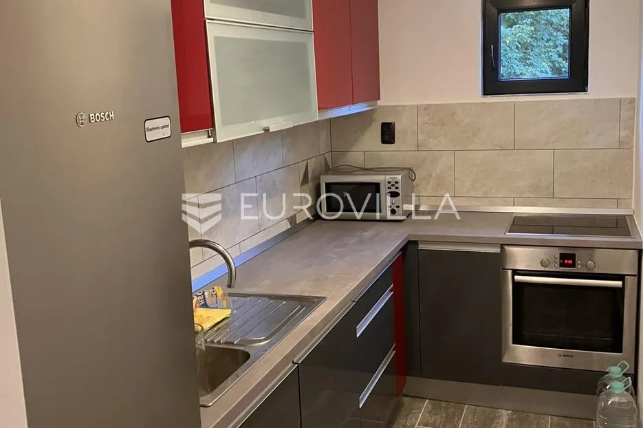 ogulin, bjelolasica, kompletno adaptirana kuća 260 m² - slika 8