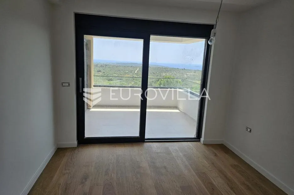 primošten, trojna vila s prekrasnim pogledom na more - slika 12