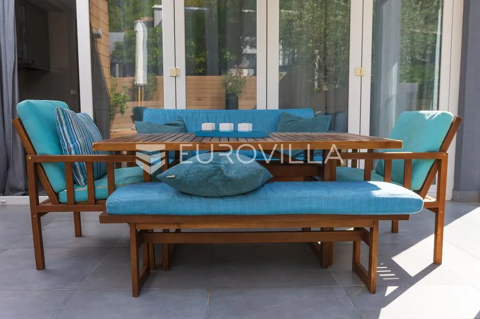crikvenica, dramalj, moderan trosoban apartman s jacuzzijem, vrtom, bazenom i pogledom na more - slika 23