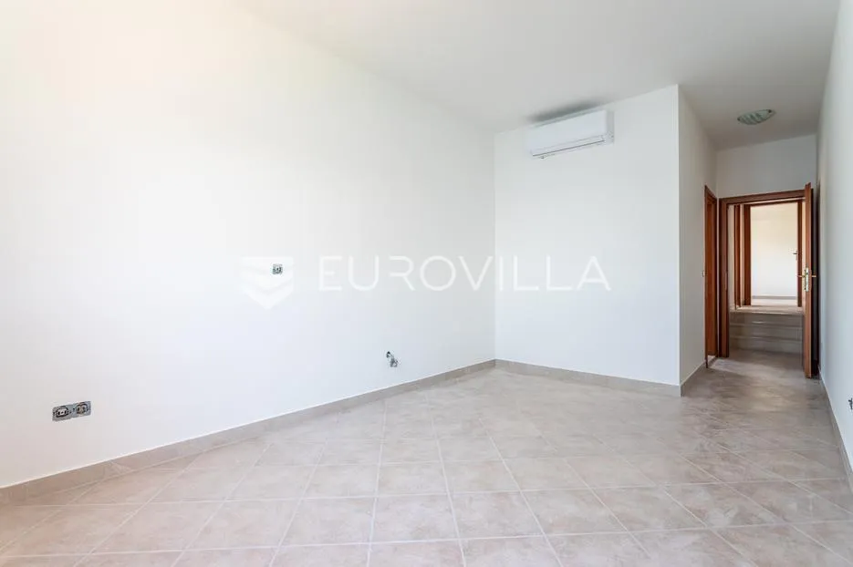 marina, penthouse s prekrasnim pogledom na more - slika 11