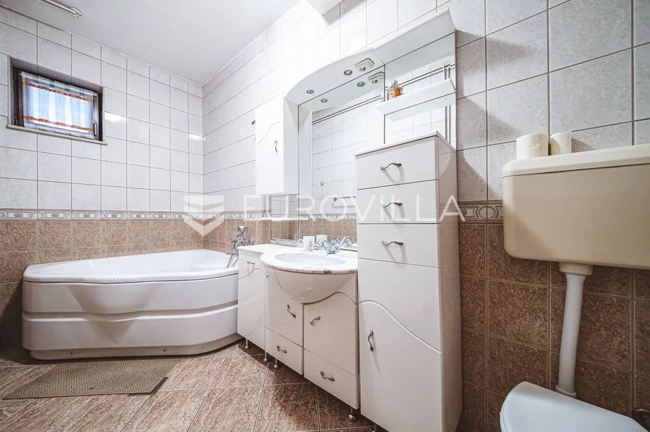 zagreb, botinec, prekrasna kuća 400m2 na zemljištu 2600m2 - slika 8