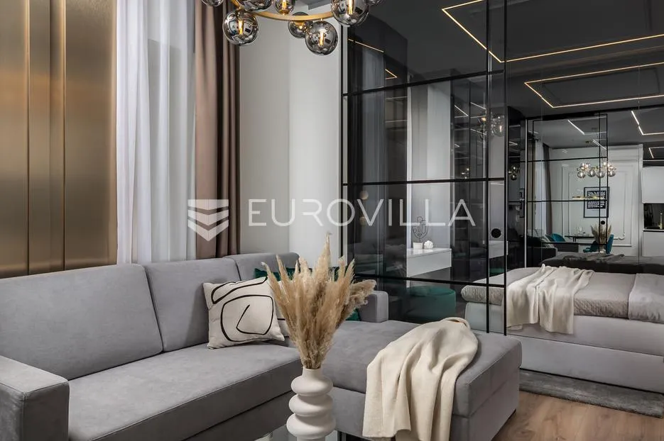 rijeka, centar, novouređen luksuzan stan nkp 105 m2 s tri apartmana - slika 2