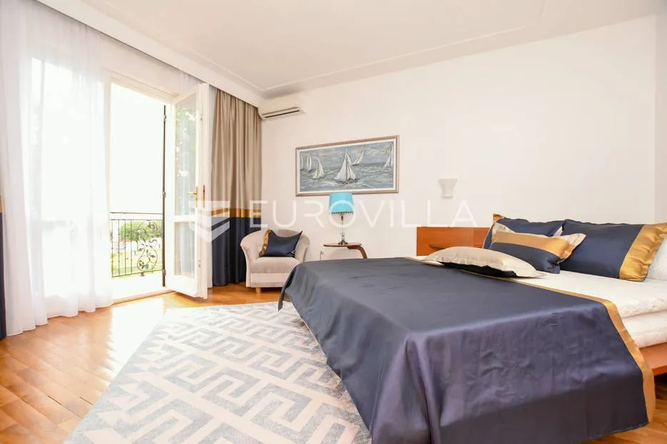 istra, umag, prekrasna kuća s bazenom prvi red do mora 430 m² - slika 36