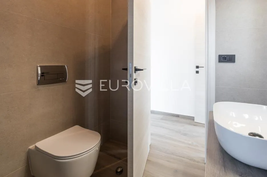 medulin, kvalitetna i moderna duplex kuća b, s grijanim bazenom 30 m² i garažom, 146 m² - slika 21