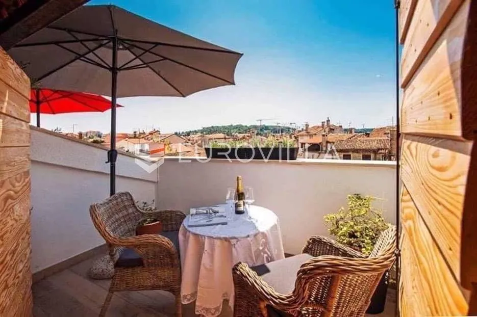 istra, rovinj, kuća u nizu, u centru grada sa pogledom na more - slika 1