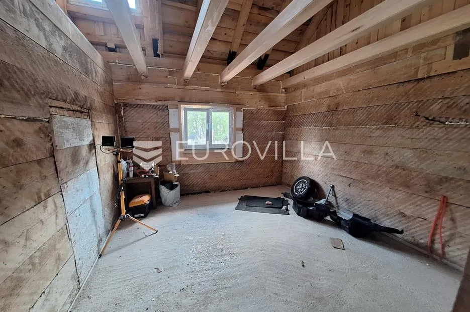 ogulin, kuća 180 m², centar grada, renovirano - slika 3