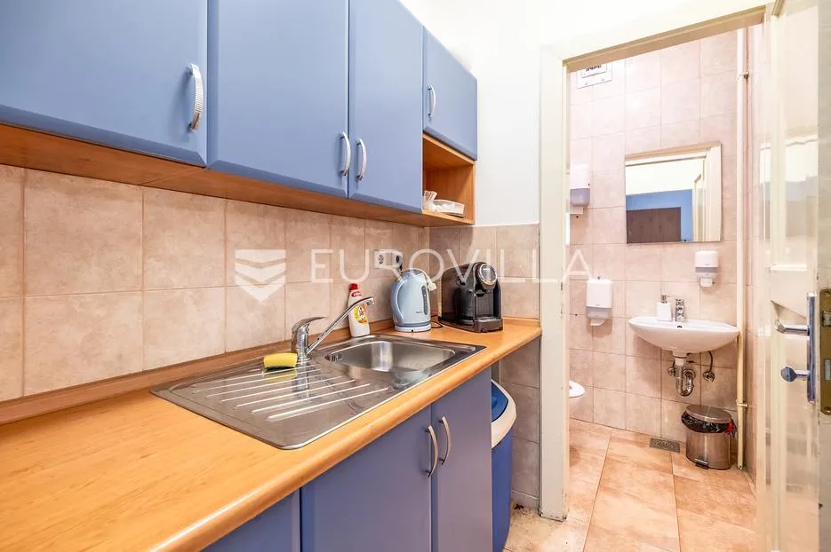zagreb, trnje, funkcionalna poslovna zgrada 240 m² na parceli 360 m² - slika 8