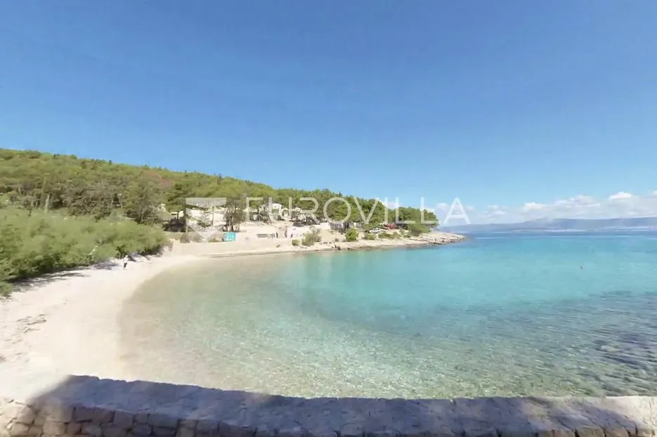 Brač, Sutivan, građevinska parcela R2 zona, prvi red uz more
