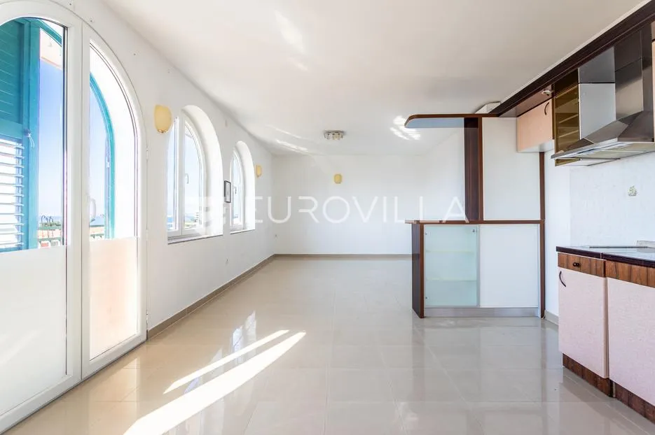 podstrana, kuća s četiri stambene jedinice u blizini mora, 340m2 - slika 4