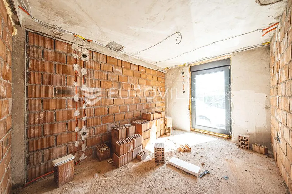 zagreb, gornji bukovac, rohbau zgrada s dva stana 400 m2 s 434 m2 okućnice, građevinska dozvola - slika 5