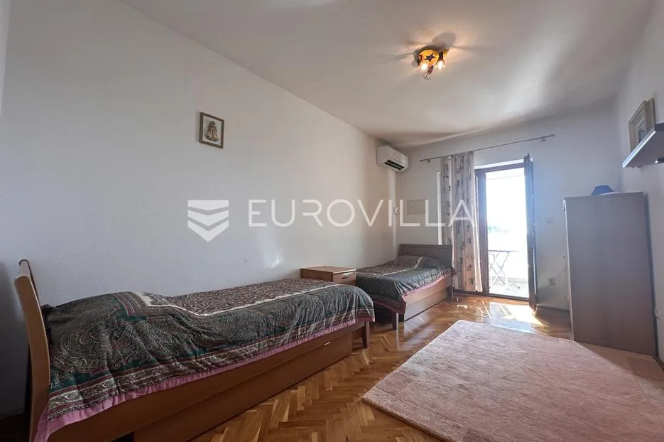 istra, premantura, prostrana katnica na 500 metara od mora - slika 44