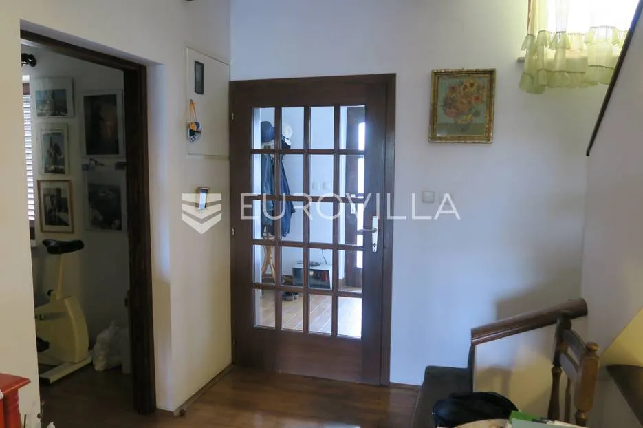 zagreb, zelenjak, obiteljska kuća 500m2 - slika 33