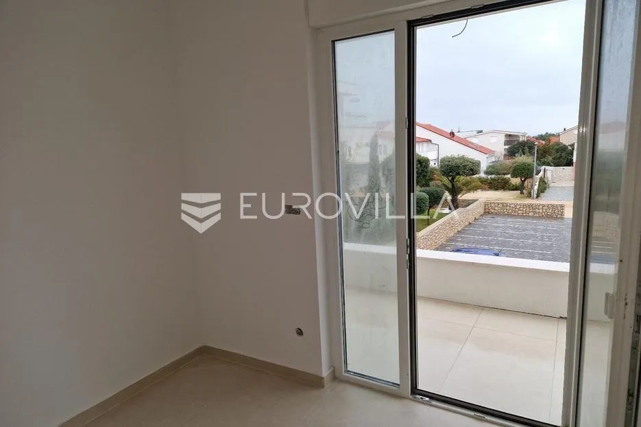 pag, mandre, dvoetažni dvosoban stan 200m od mora, 65,72 m² - slika 8