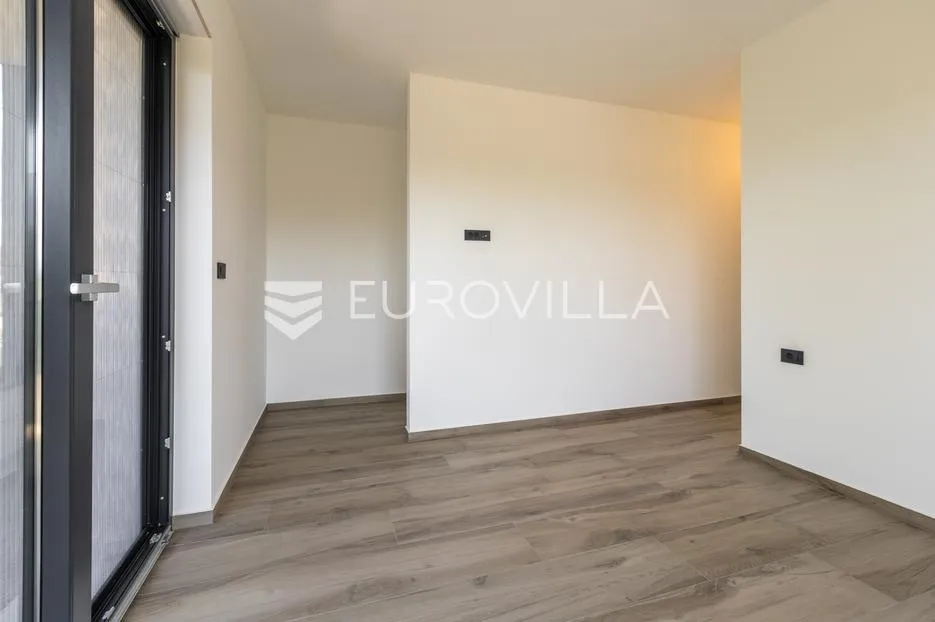 medulin, kvalitetna i moderna duplex kuća a, s grijanim bazenom 30 m² i garažom, 146 m² - slika 25