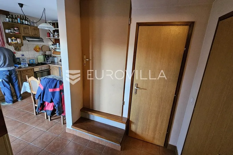 generalski stol, vikendica 133 m² s dvorištem od 300 m² - slika 19