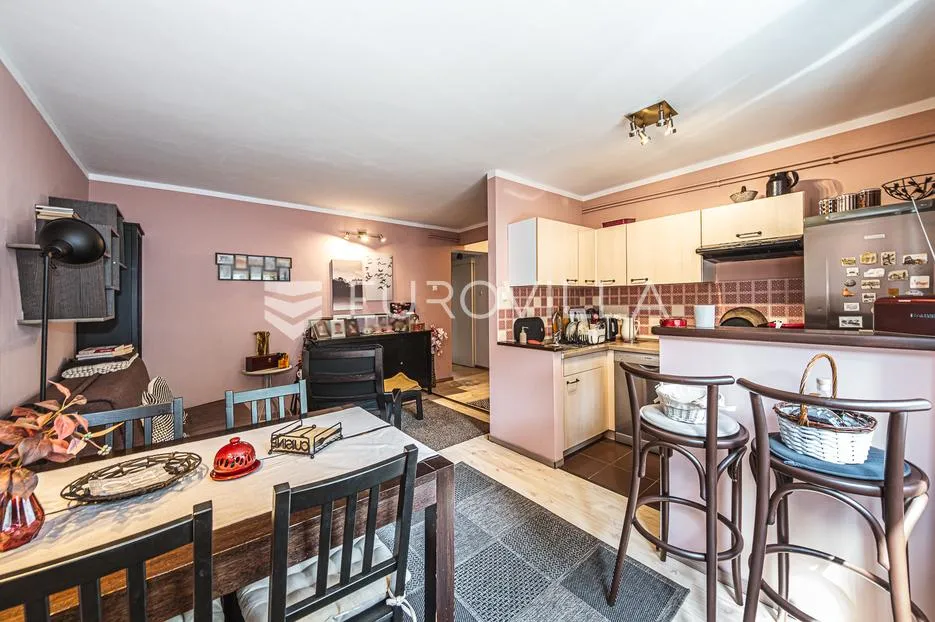 zagreb, trnsko, funkcionalan četverosoban stan 64 m² - slika 4