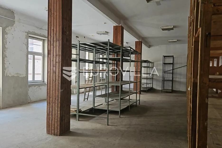 osijek, centar, ulični poslovni prostor 905 m2, potencijal za razne djelatnosti - slika 6