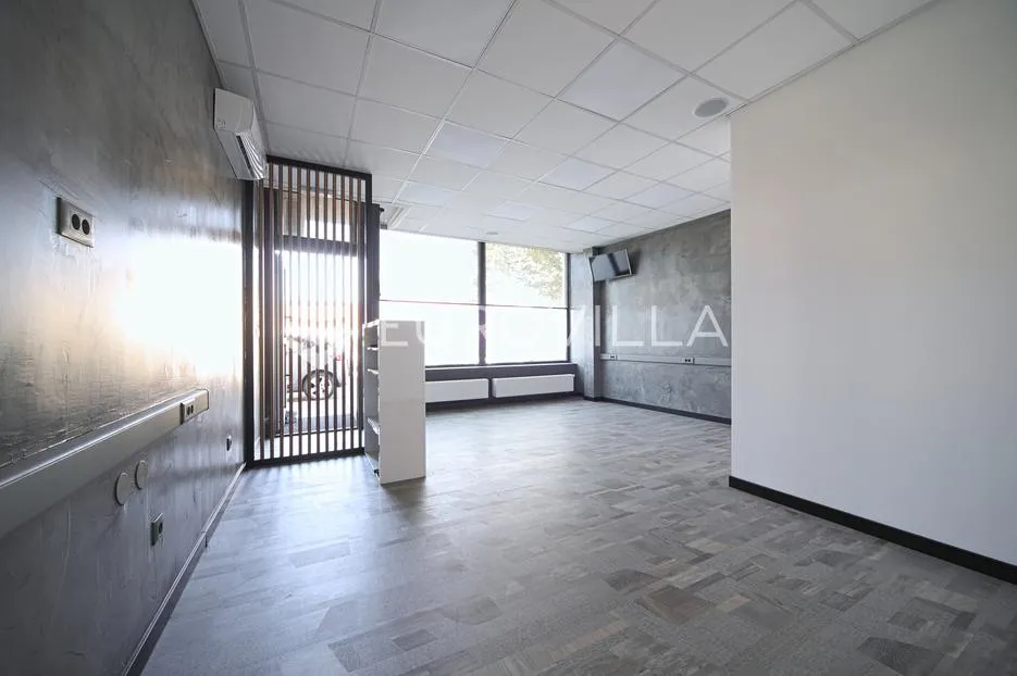 osijek, gornji grad/centar, prodaja, atraktivno uređen lokal 32 m², prizemlje - slika 2