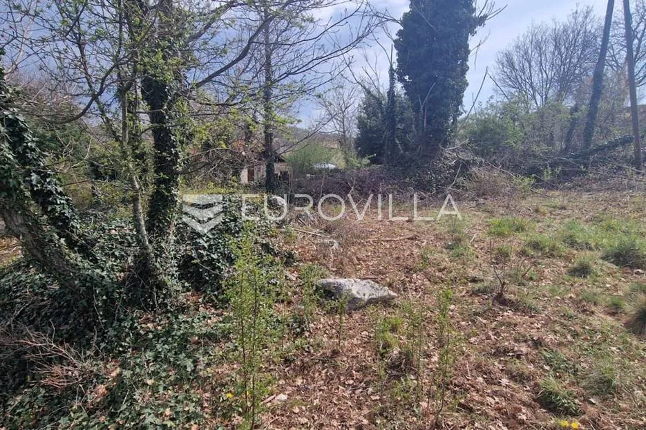 Istra, Karojba 3465m2 građevinskog zemljišta + 1200m2 poljoprivrednog