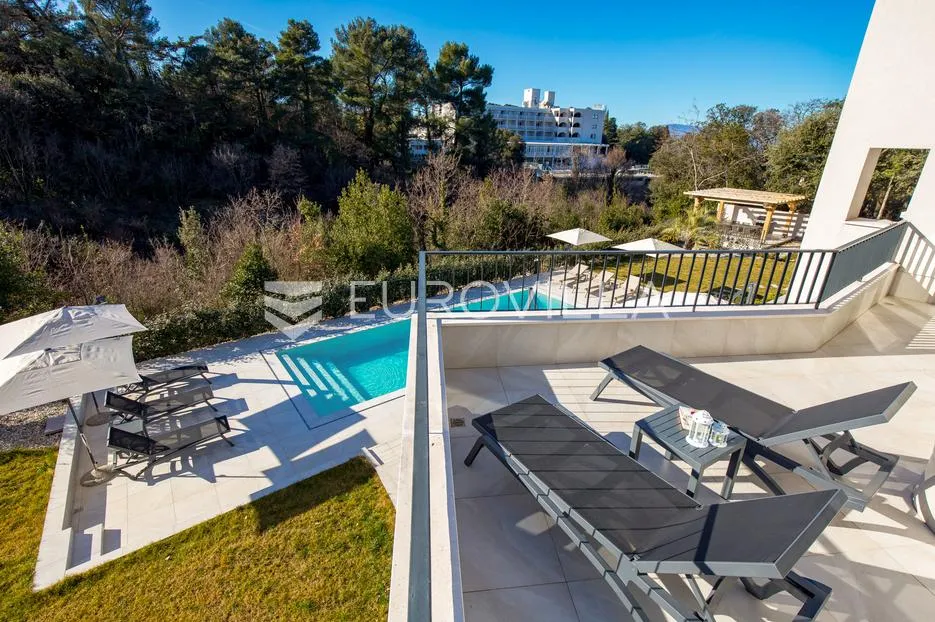 otok krk, malinska, luksuzna vila s dva apartmana u prvom redu do mora - slika 28