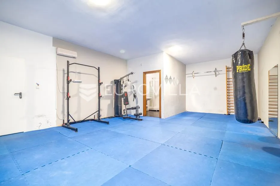 zagreb, maksimir, požarinje, odličan četverosoban penthouse s jacuzzy, saunom i garažom - slika 11