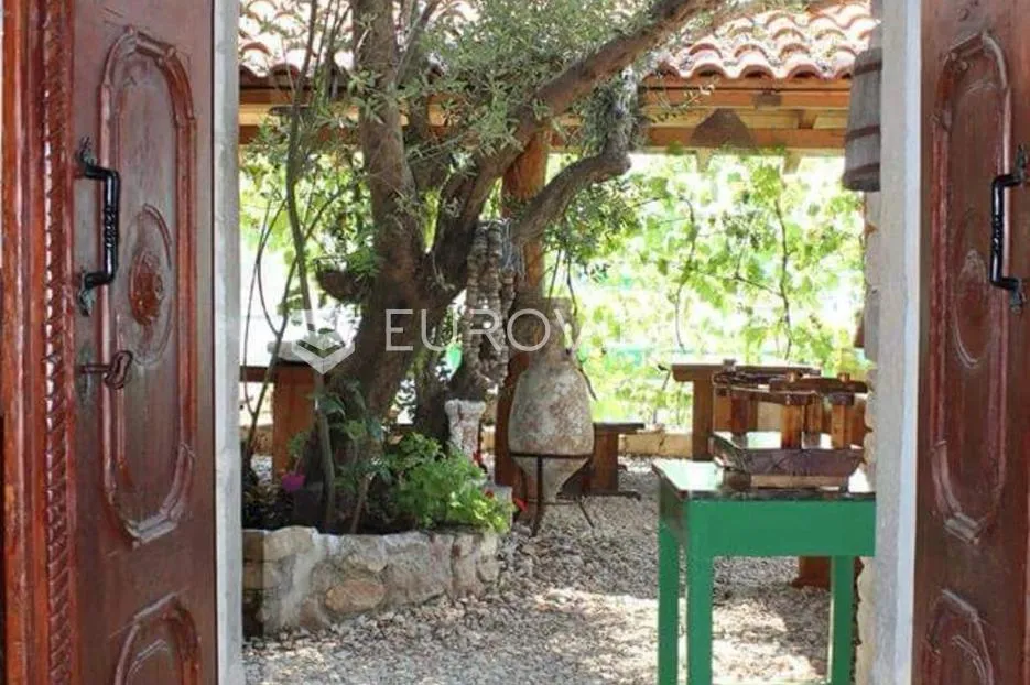mala rava, kuća i konoba na izvrsnoj lokaciji prvi red do mora - slika 6