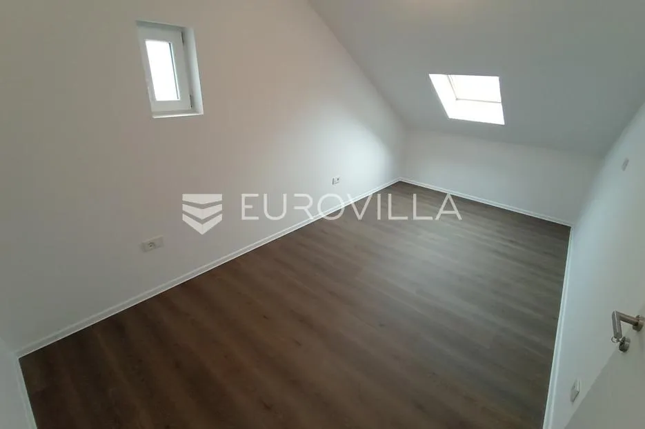 split, brda, potpuno renoviran trosoban stan - slika 4