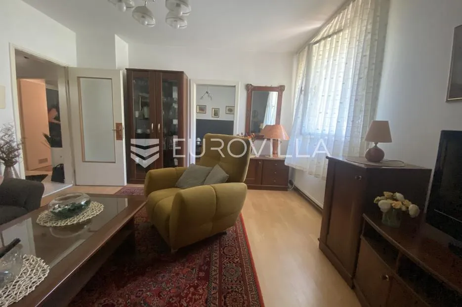 slavonski brod, centar obiteljska kuća s dva neovisna stana 180 m² - slika 3
