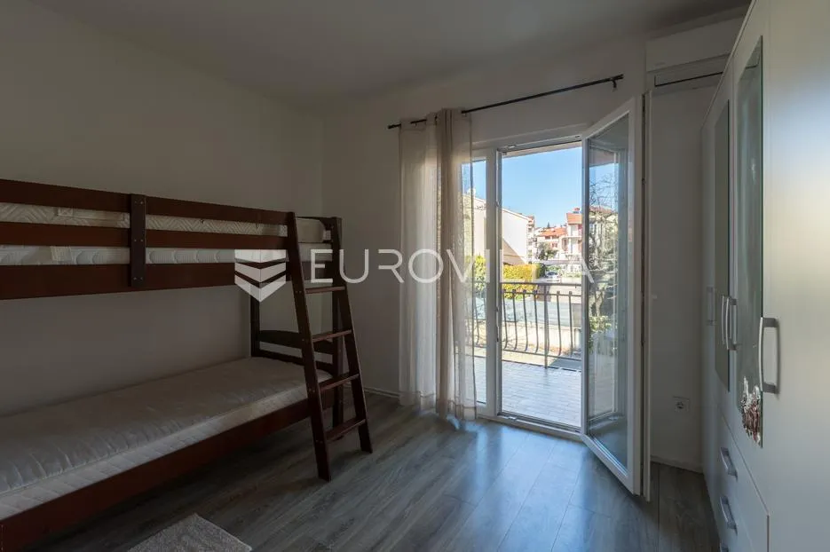 istra, rovinj, trosoban stan u prizemlju s parkingom, 650 m od plaže - slika 11